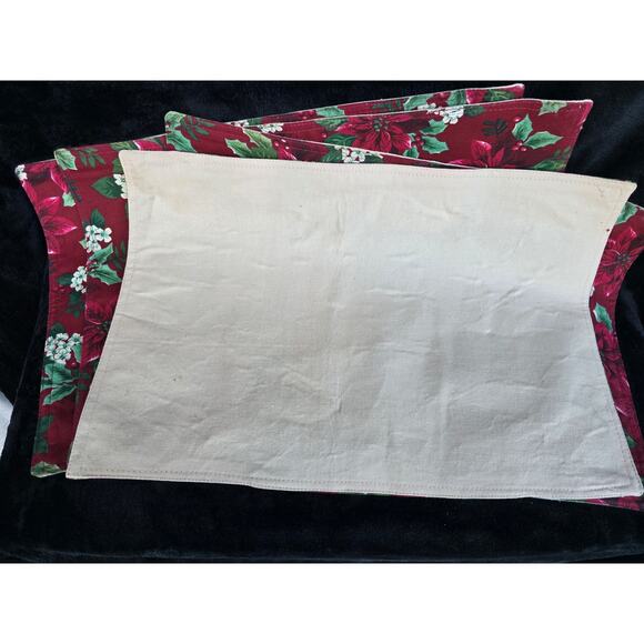 Vintage style Christmas fabric placemats set of 4 poinsettias - Picture 2 of 3